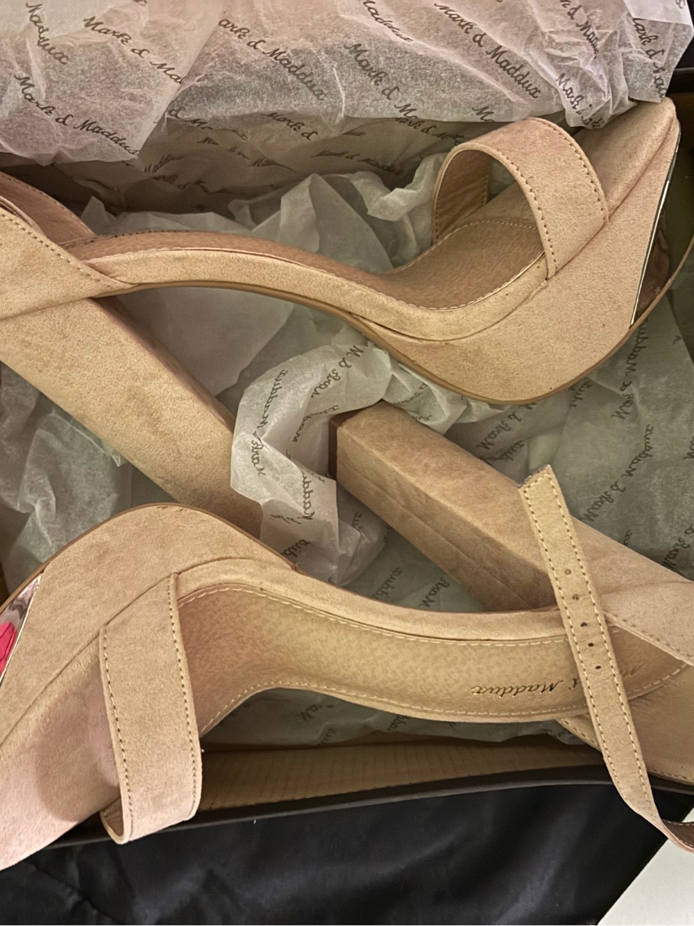 Heels - Picture 4 of 6